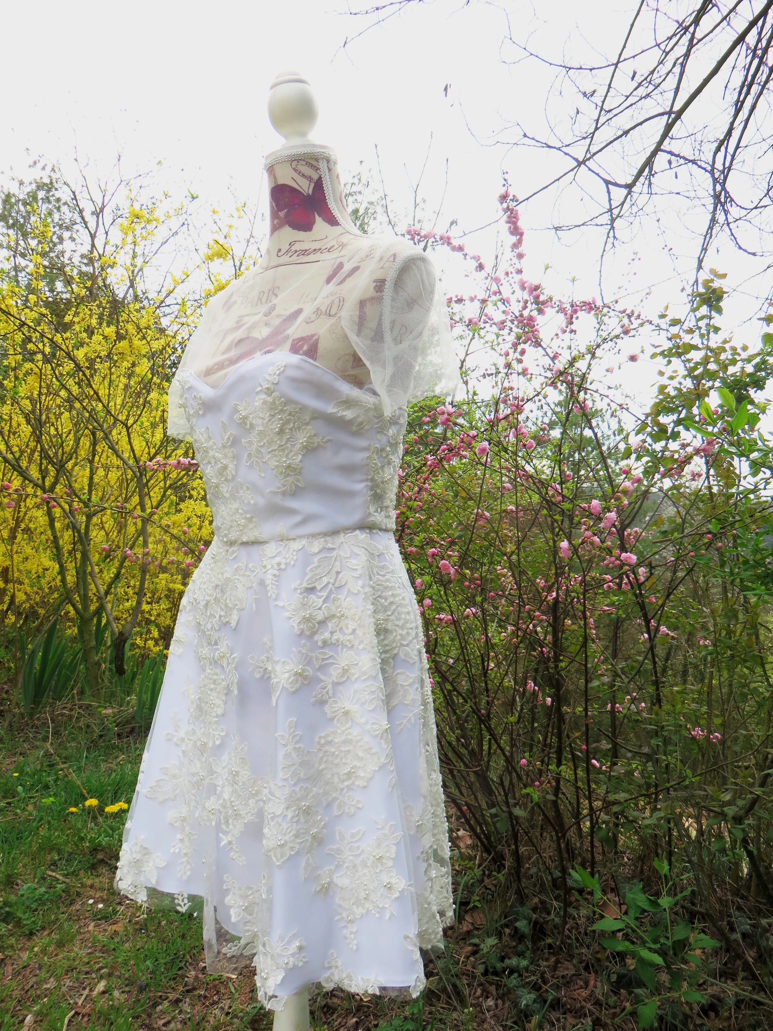 Flora Wedding Dress - Italian Couture Wedding Dress – 32 Hours Handcrafted Vintage-Modern Bridal Gown with Zipper