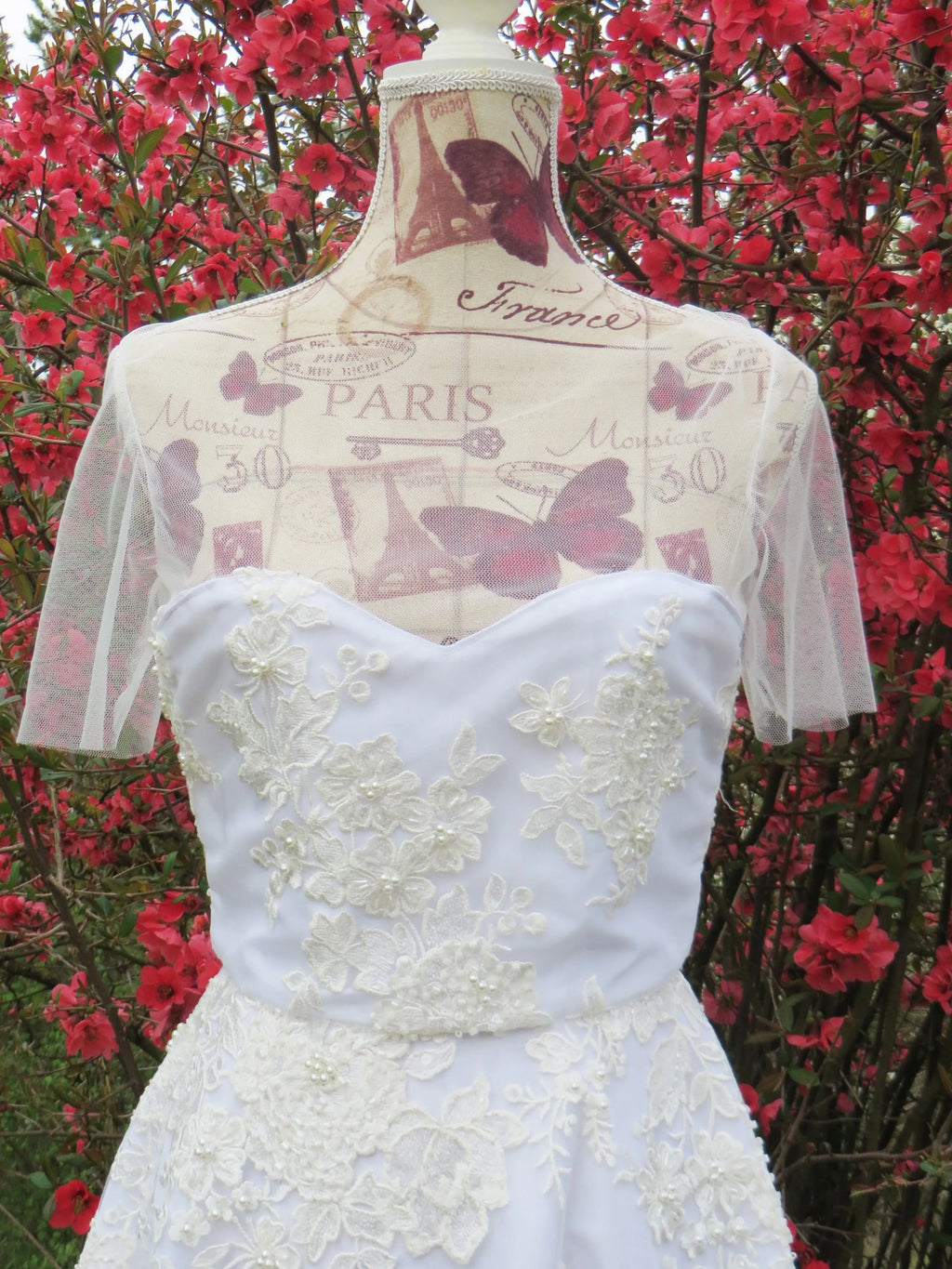 Flora Wedding Dress - Italian Couture Wedding Dress – 32 Hours Handcrafted Vintage-Modern Bridal Gown with Zipper