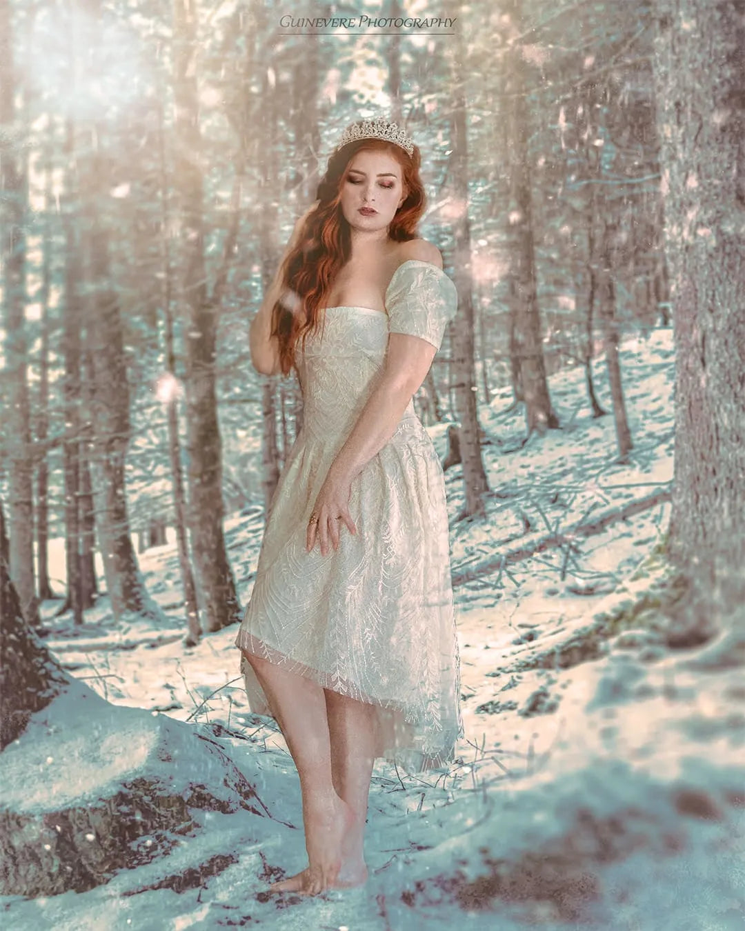 LINDSEY – Short Steel-Boned Lace Wedding Dress with Sleeves – Vintage Playful Bridal Mini Size M (IT 42-44)