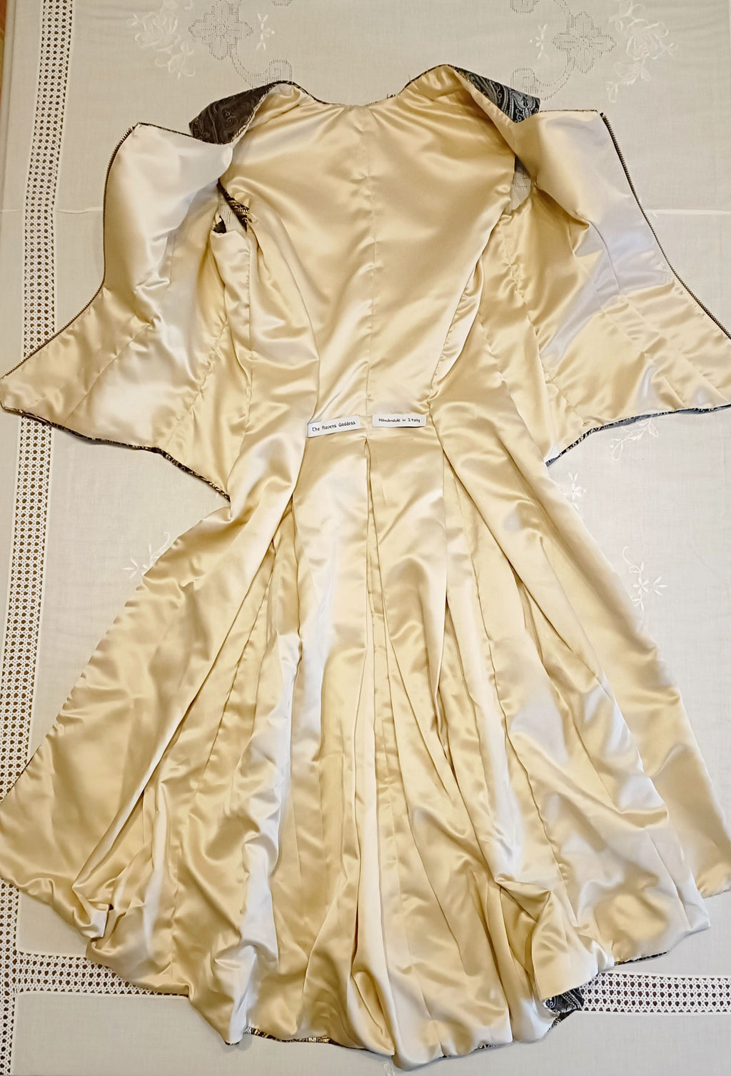 Brocade Dream Set - Blue & Gold Brocade Tail Vest + Midnight Blue Duchess Satin Cigarette Trousers Set – Size S (IT 40)