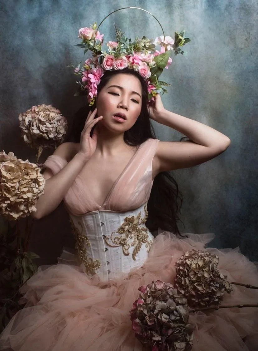 Diana Golden Lace Corset – Steel-Boned Overbust with Hand-Sewn 3D Gold Lace