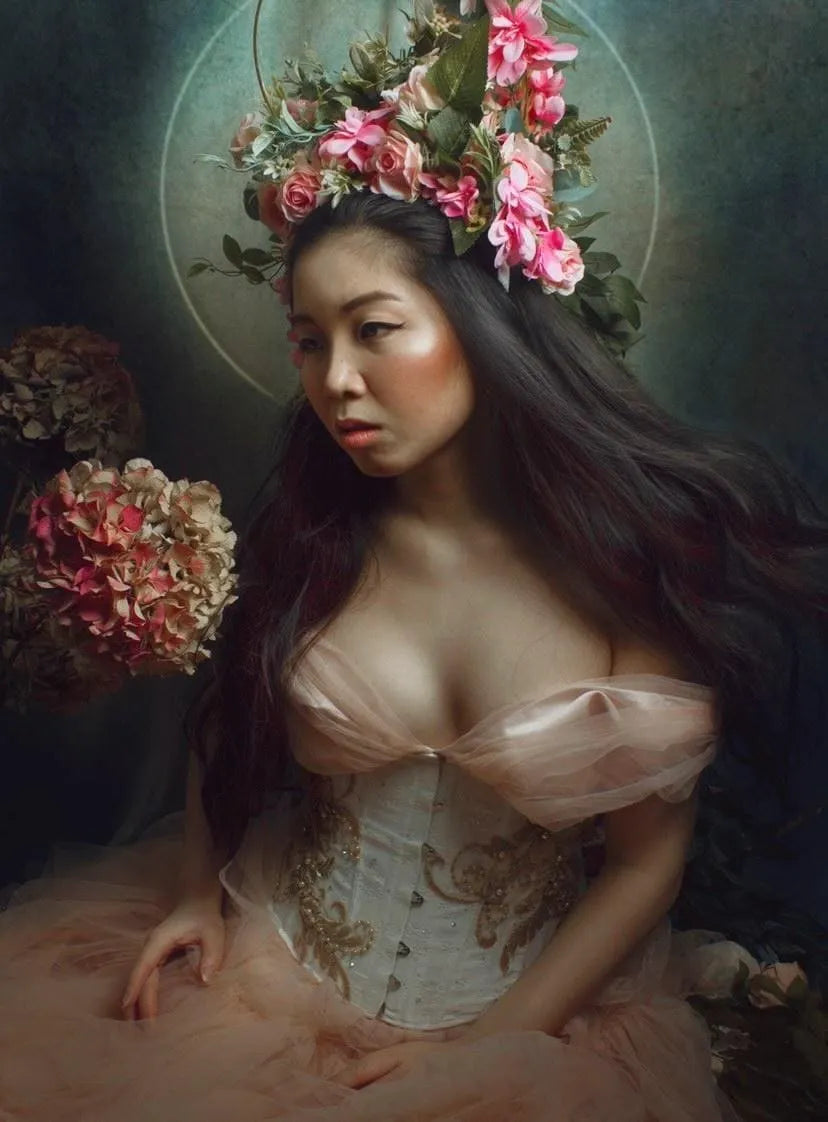 Diana Golden Lace Corset – Steel-Boned Overbust with Hand-Sewn 3D Gold Lace