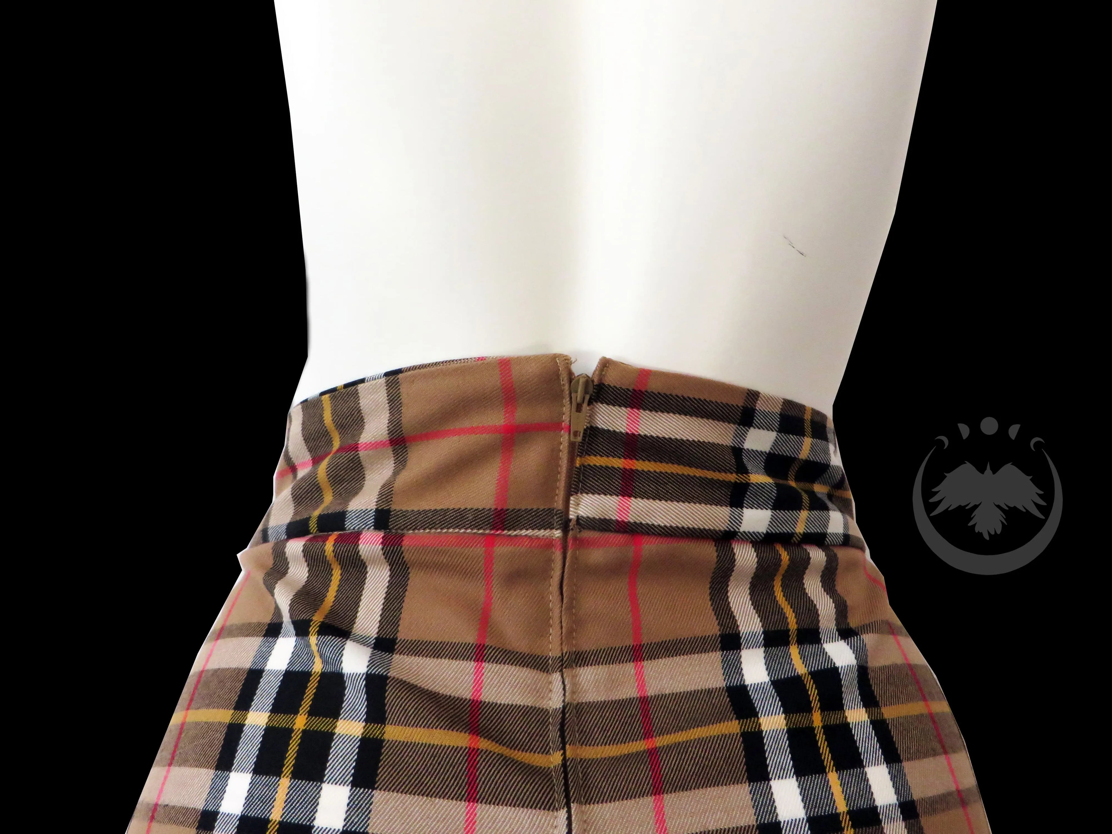 K-Drama-Inspired Brown Oversized Blouse & Plaid Knee-Length Skirt Set – Size M – Romantic Co-Ord Outfit