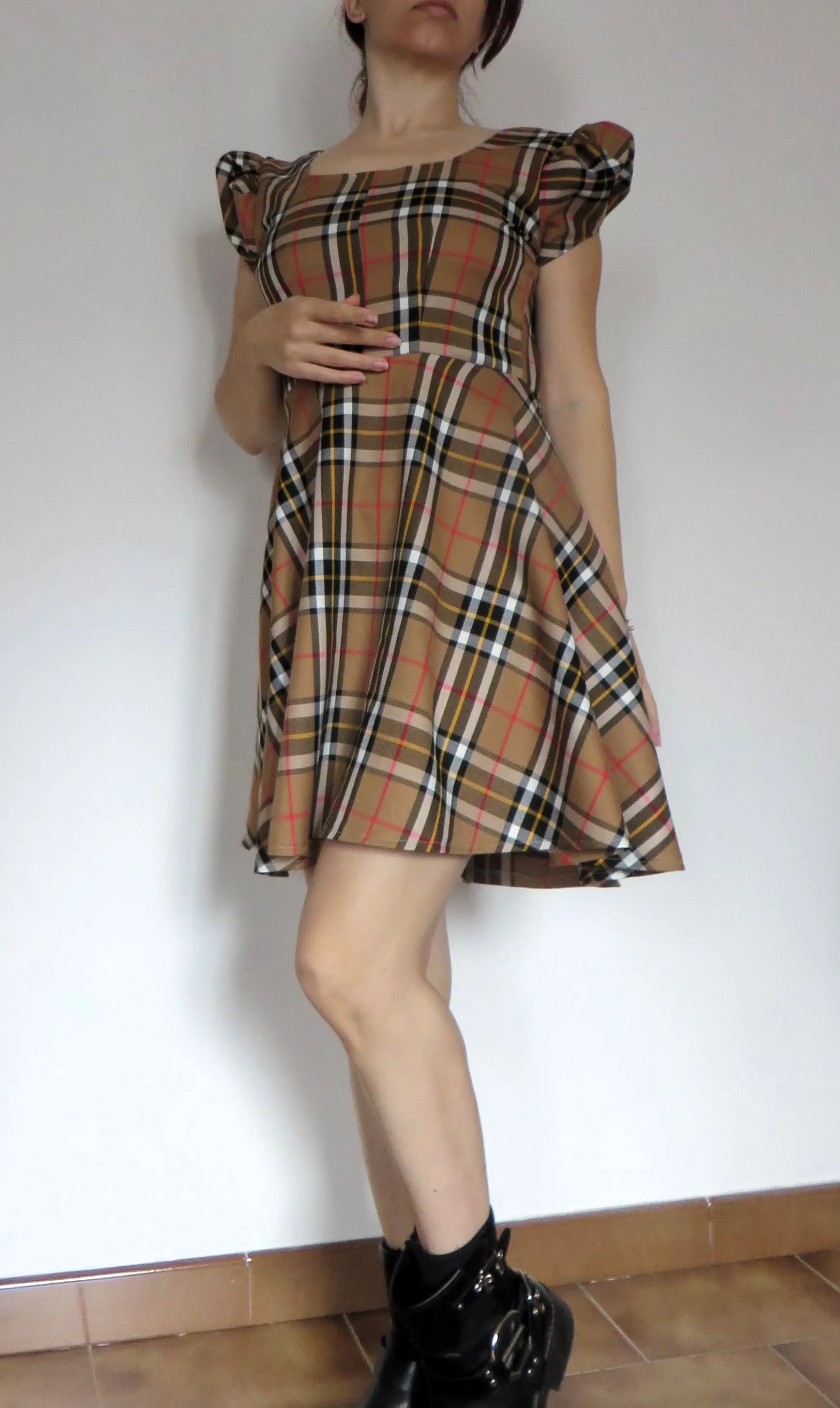 Twins Tartan Mini Dress – Short Puff Sleeves & Square Neckline Size IT 42
