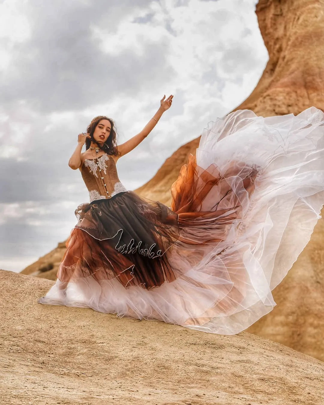 Autumn Goddess Set, Shantung Silk Wedding Gown with Overbust Corset & Voluminous Organza Skirt – White Lace & Brown Rhinestones