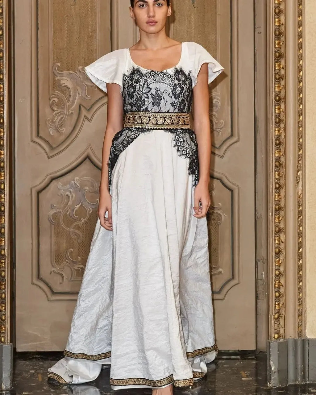 Louise - Edwardian-Inspired Black Lace & Taffeta Wedding Dress – Handmade Italian Couture Bridal Gown Size M (IT 42)