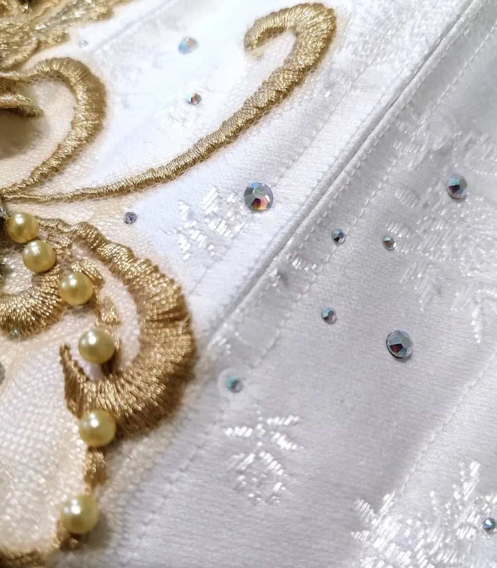 Diana Golden Lace Corset – Steel-Boned Overbust with Hand-Sewn 3D Gold Lace