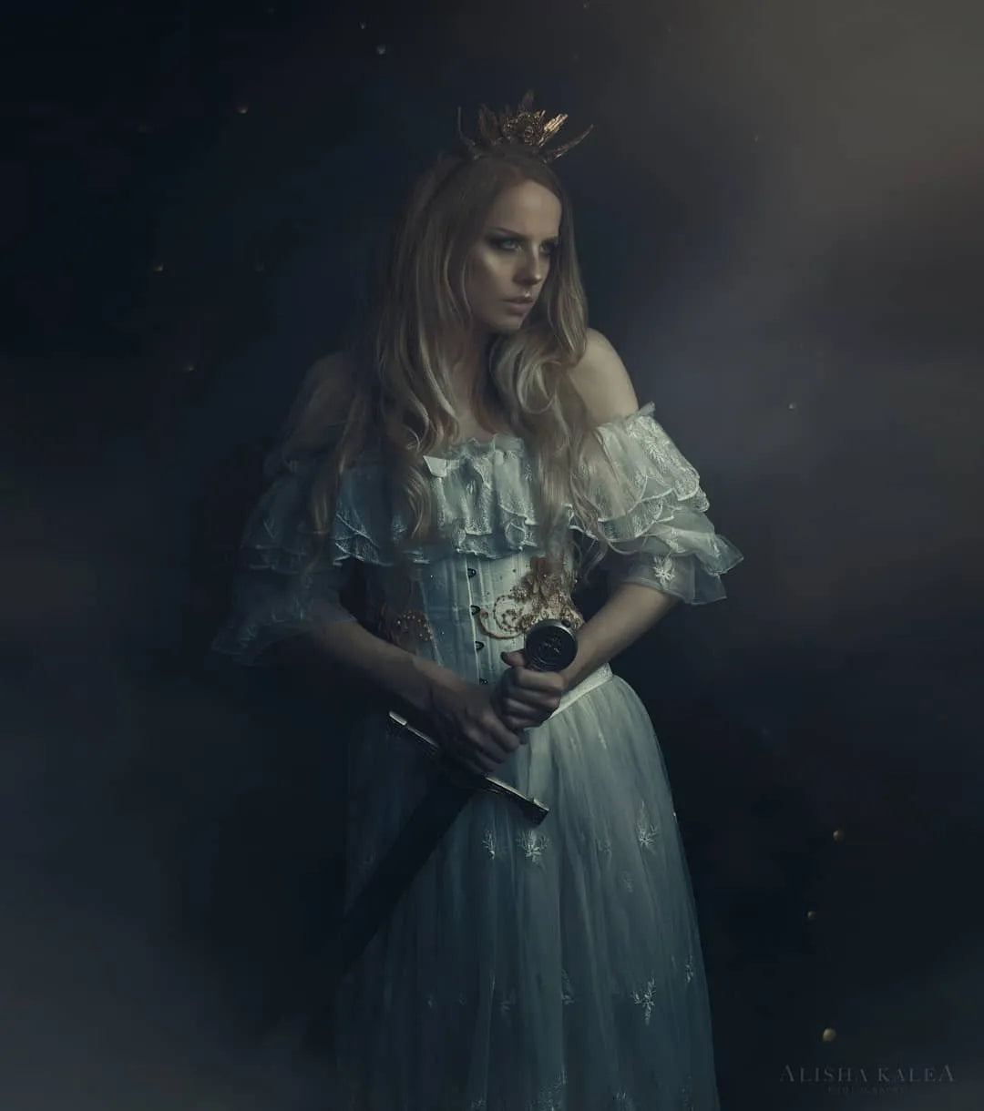 Diana Golden Lace Corset – Steel-Boned Overbust with Hand-Sewn 3D Gold Lace