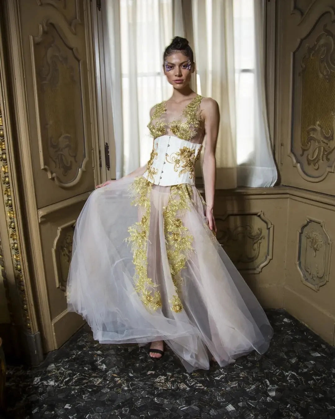 DIANA – Soft Pink Tulle & Golden Lace Wedding Dress – Ethereal Goddess Bridal Gown Size M (IT 42)