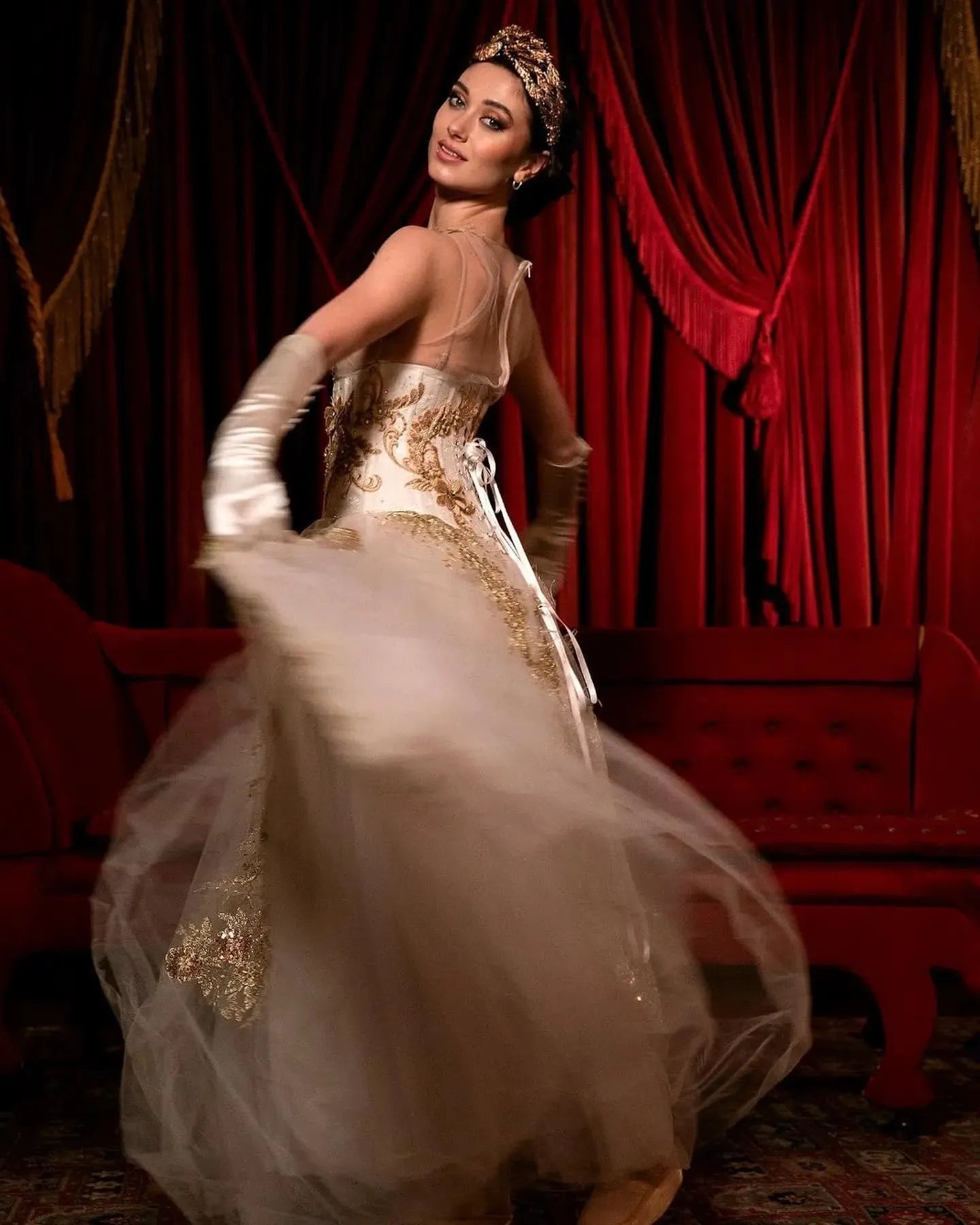 DIANA – Soft Pink Tulle & Golden Lace Wedding Dress – Ethereal Goddess Bridal Gown Size M (IT 42)